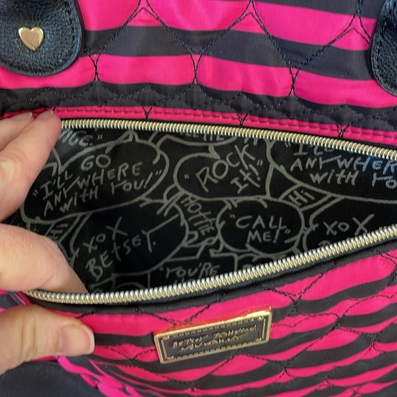 Betsey Johnson Fabulous Large Hot Pink & Navy Bag - Picture 3 of 15